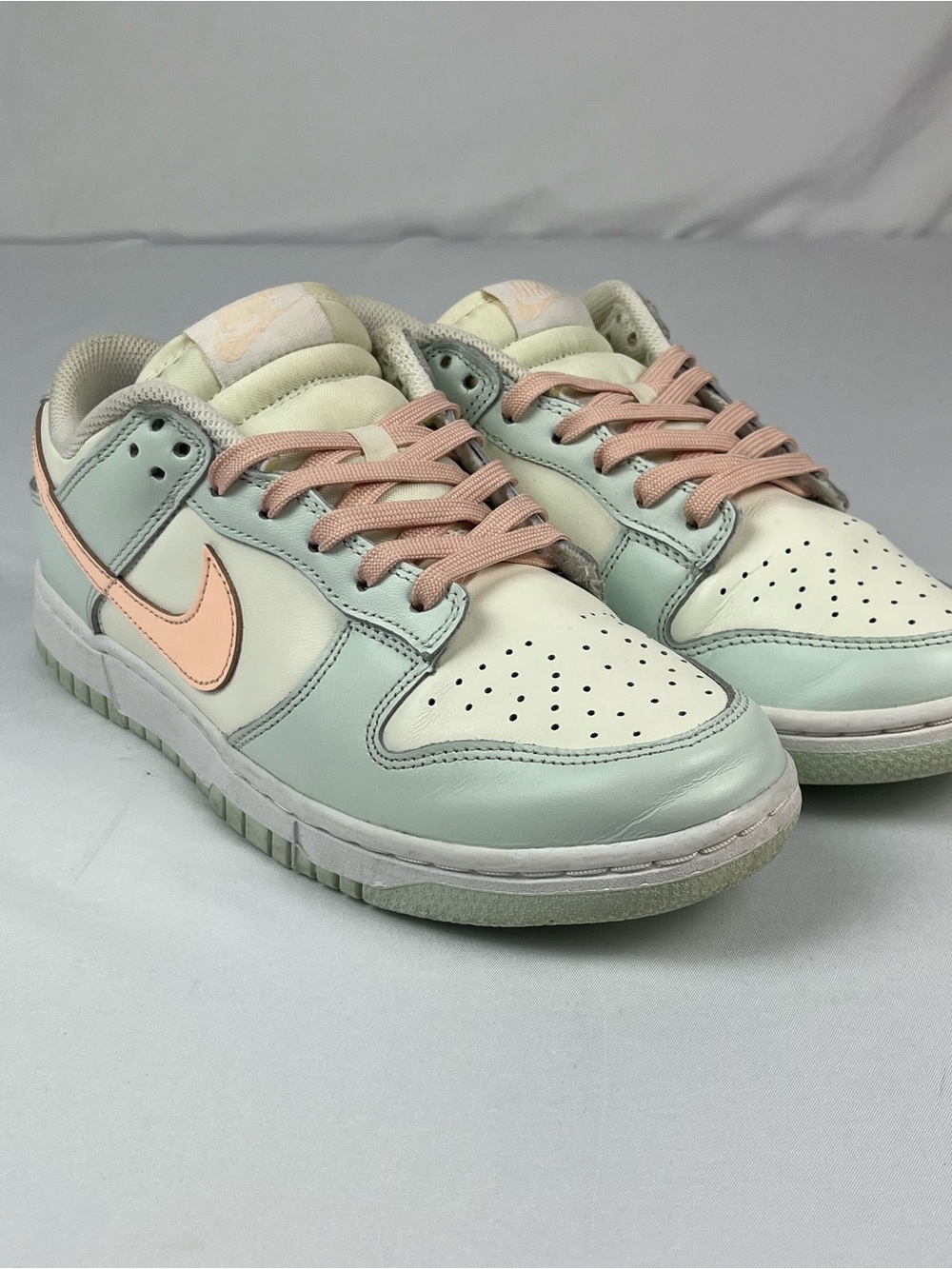 Nike Dunk Low Barely Green Crimson Tint Women’s Size 8 / EU 39 DD1503-104